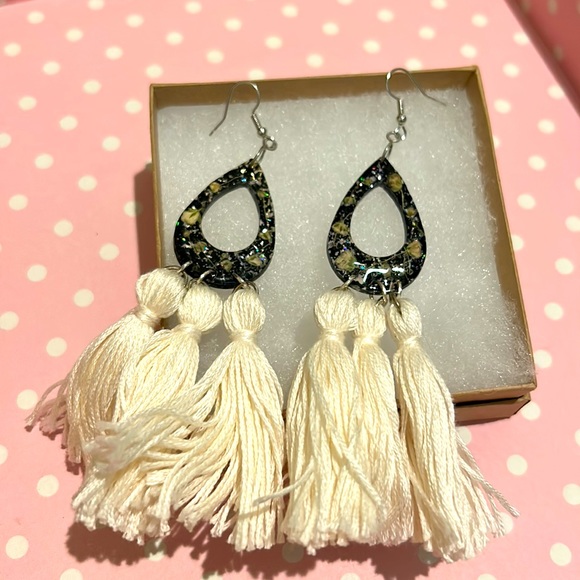 Tassel earrings - Picture 1 of 2